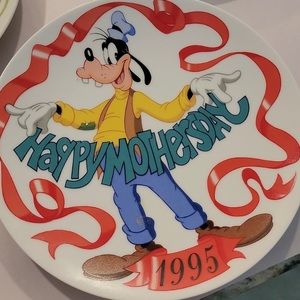 1995 Mother’s Day plate - Disney Goofy